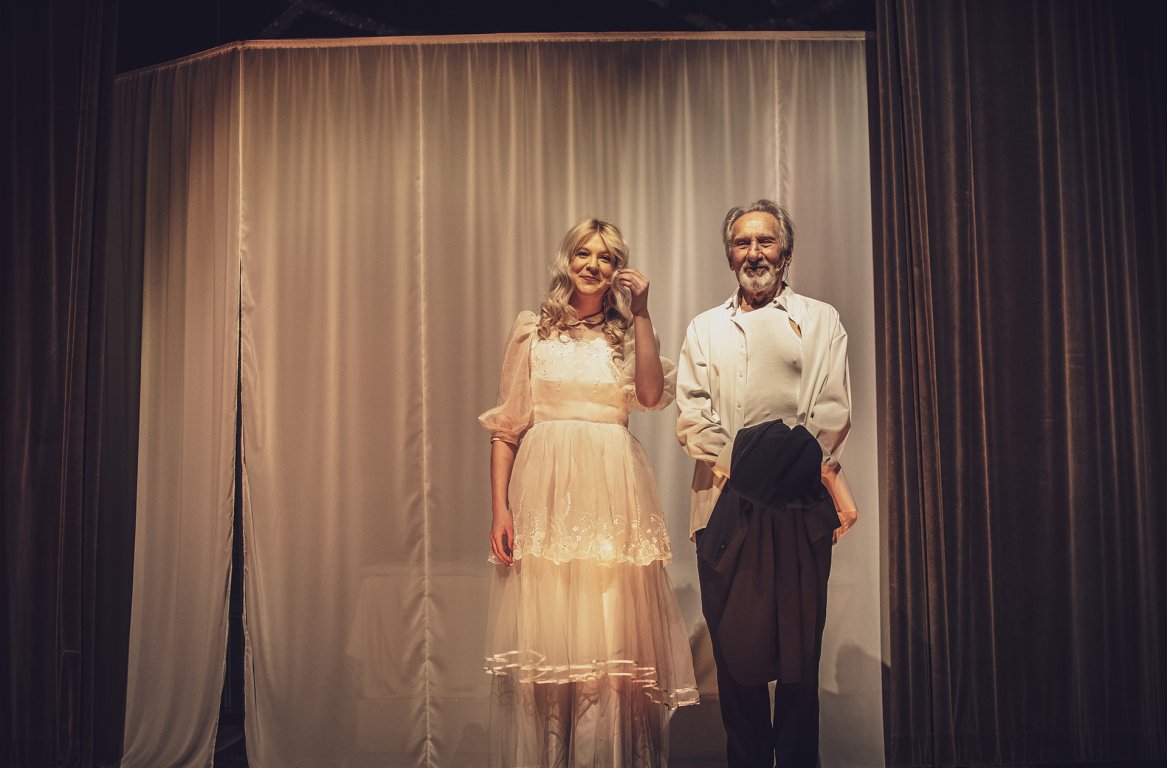 Izabela Hodurek i Piotr Różański w spektaklu Zimne Ognie w Teatrze Bagatela w Krakowie